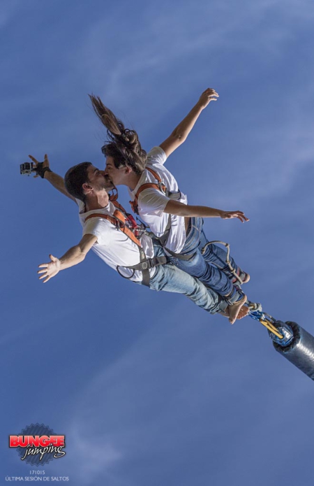 tandem-bungee-jumping